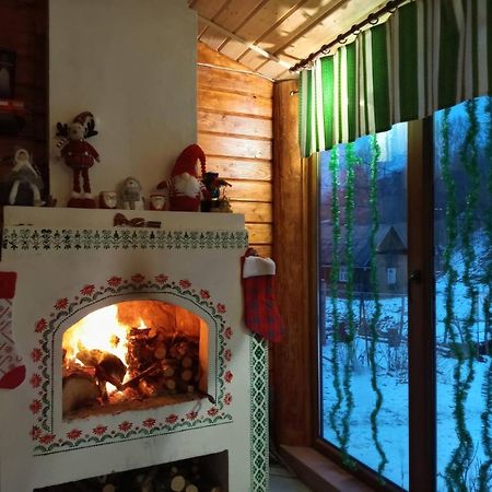 Gostynnyi Dvir U Marichky Hotel Lazeshchyna Ngoại thất bức ảnh