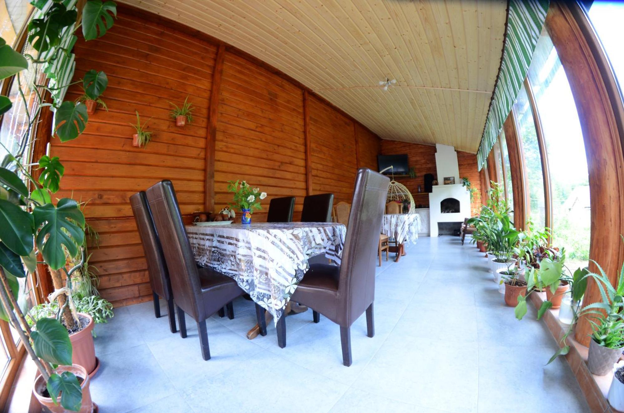 Gostynnyi Dvir U Marichky Hotel Lazeshchyna Ngoại thất bức ảnh