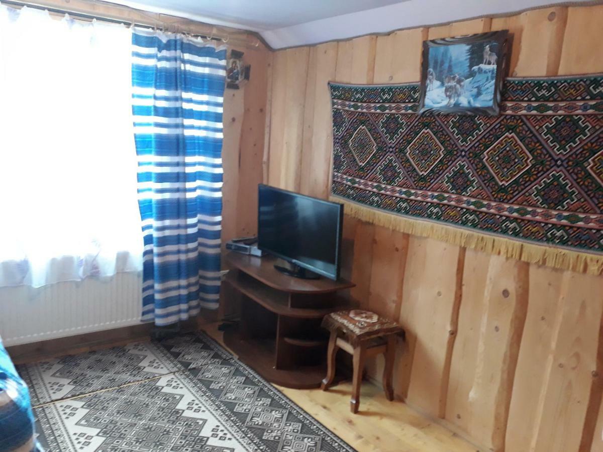 Gostynnyi Dvir U Marichky Hotel Lazeshchyna Ngoại thất bức ảnh